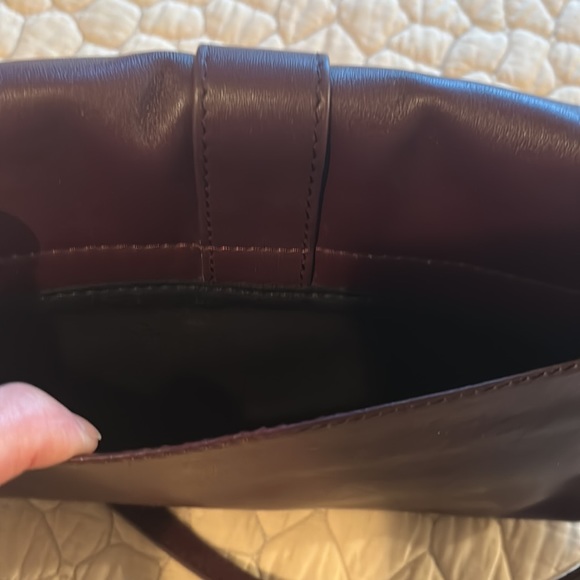 100% Leather Purse - Picture 12 of 12